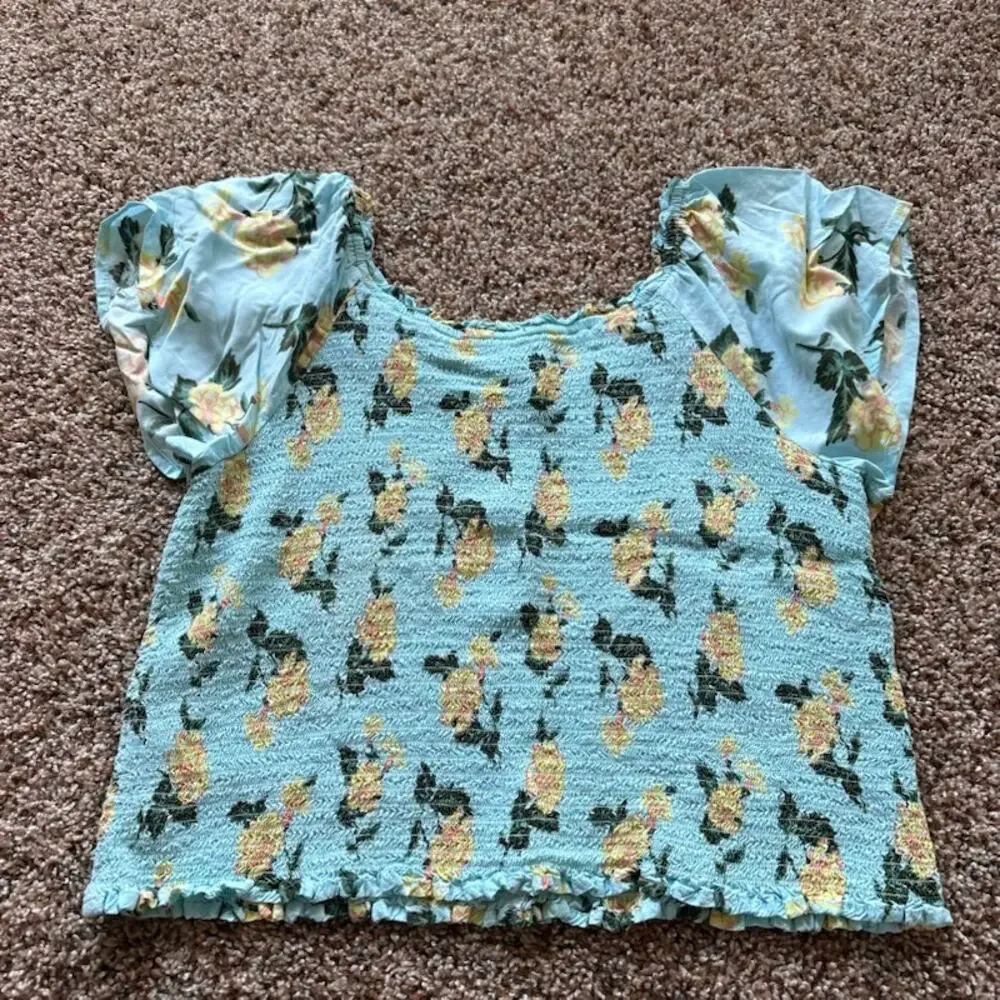 Justice Girls Short Sleeve Top sz 20 Plus Blue with Yellow Flowers